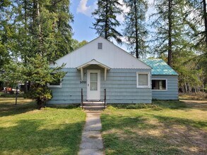Building Photo - Great 3 bedroom, 2 bath home