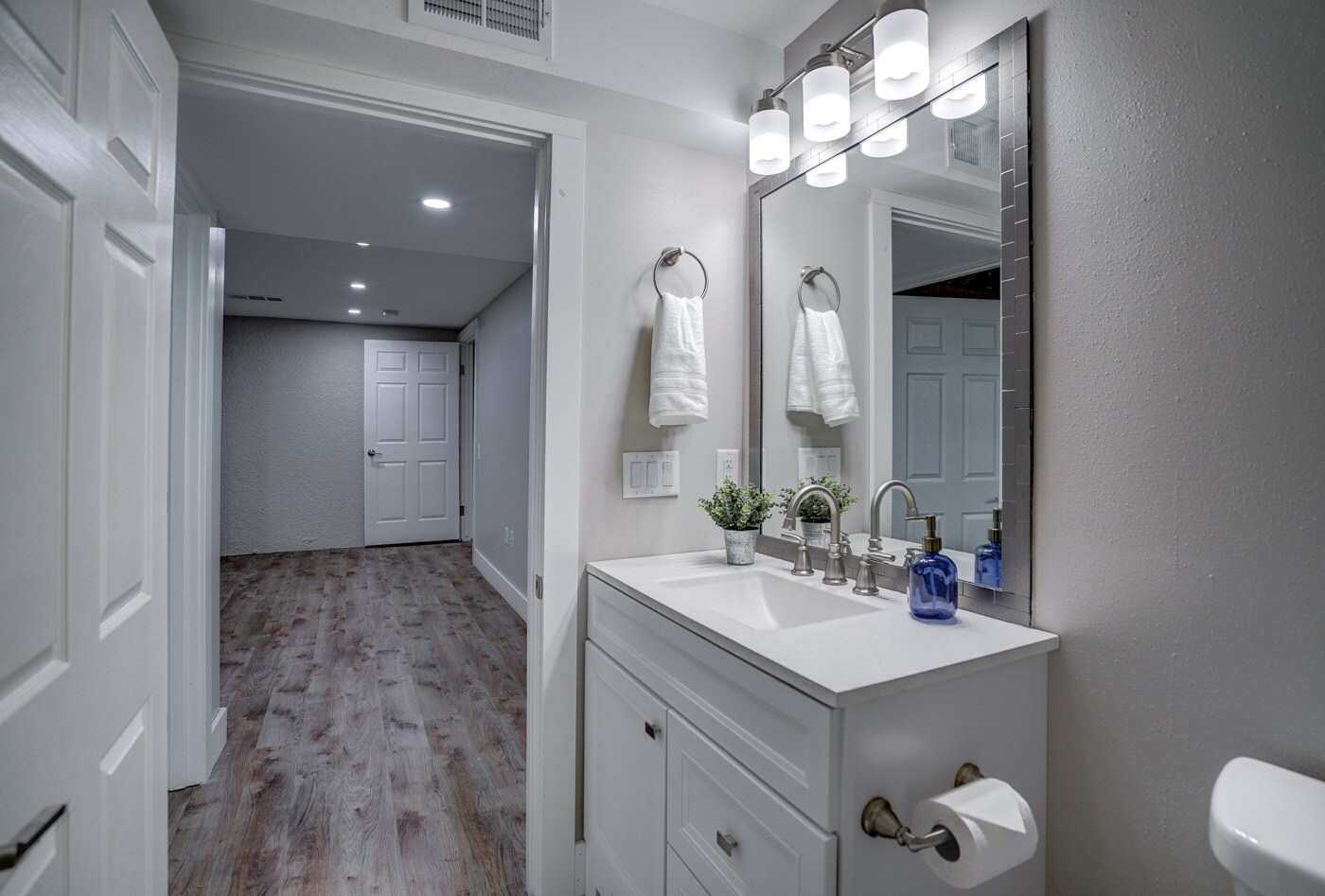 Full bath #2 - 4688 Capitol View Rd