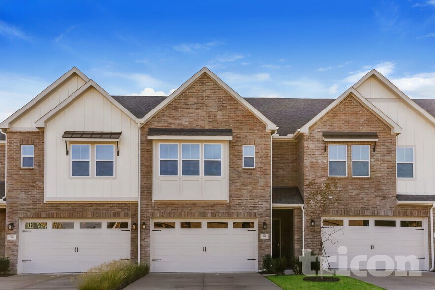 Primary Photo - 3040 Whitetail Ln