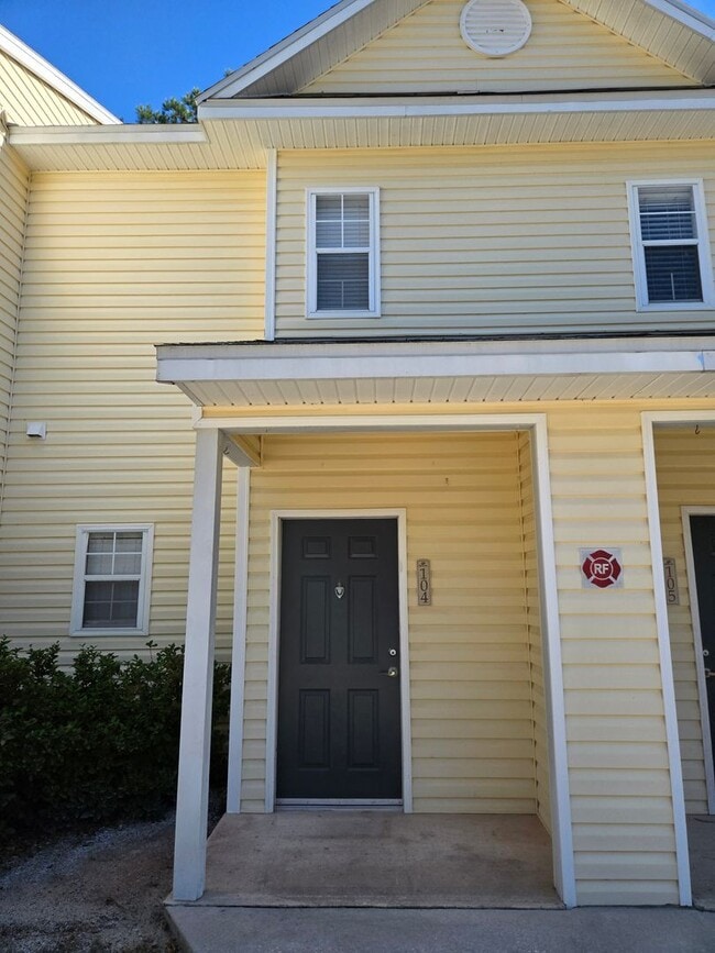 Building Photo - 1 Bed / 1.5 Bath – Magnolia Place | 2-Story Unit in GREAT LOCATION!