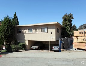 Building Photo - Willow Co-Living