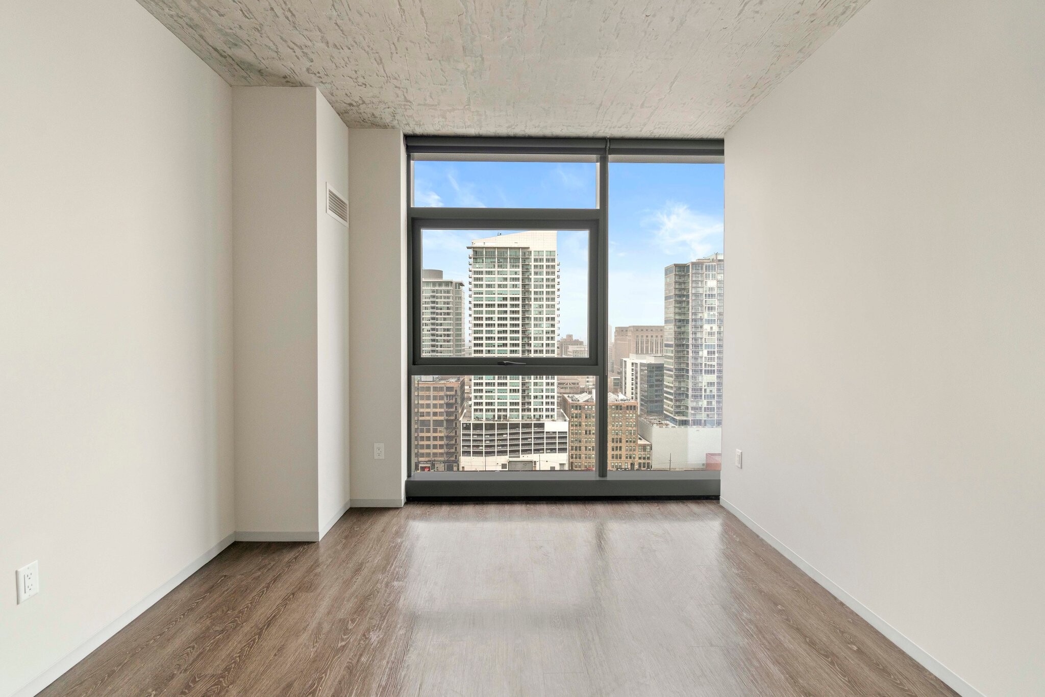 Building Photo - 712 S Clark St