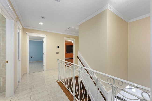 Building Photo - 12 Parkway Dr