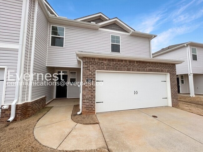 Building Photo - 209 Maple Spring Trl