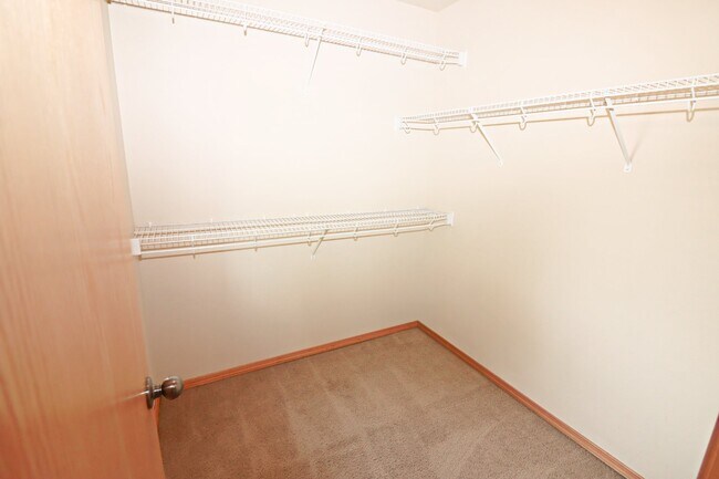 Building Photo - Townhome NE Bend