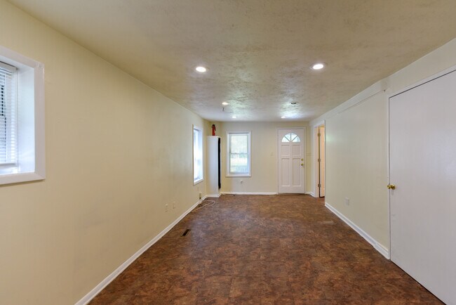 Building Photo - 6850 Strand Ave
