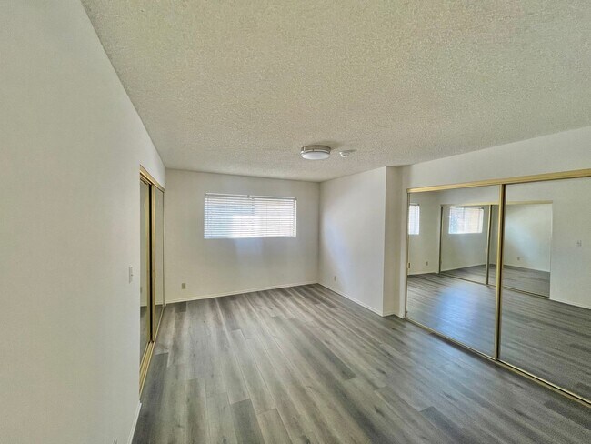 Building Photo - 12120 Texas Ave