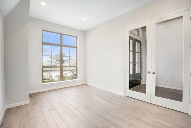 Building Photo - 10931 Maple Mist Dr
