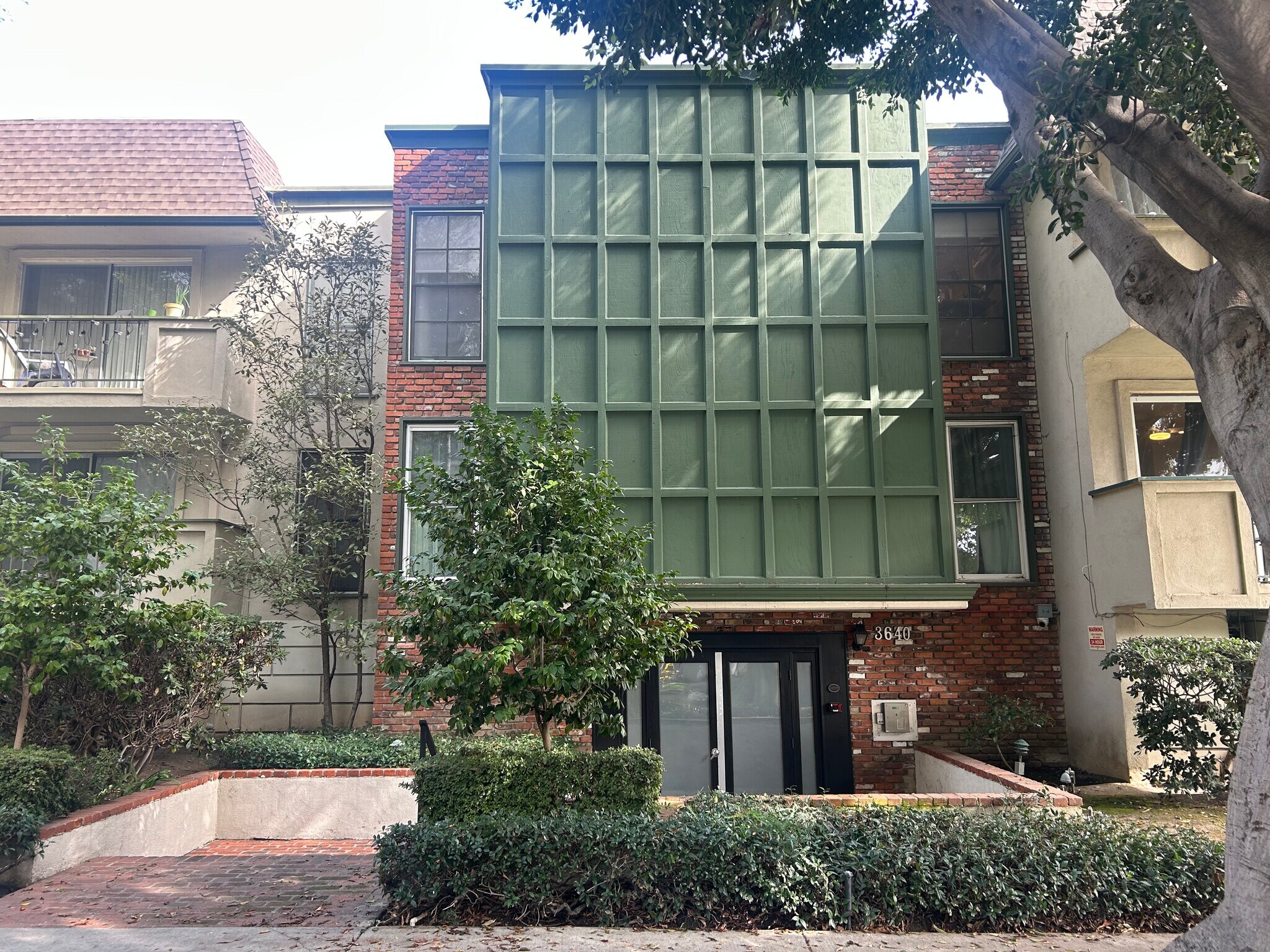 Building Photo - 3640 Cardiff Ave