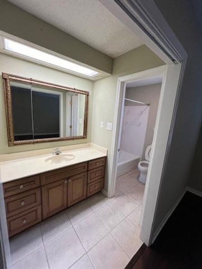 Building Photo - 228 Constellation Dr
