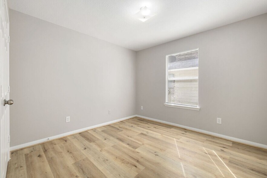 Building Photo - 6002 Fergis Dr