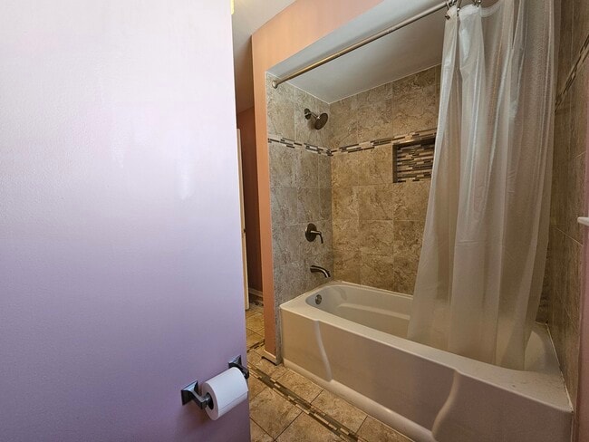 Building Photo - 9924 Crawford Ave