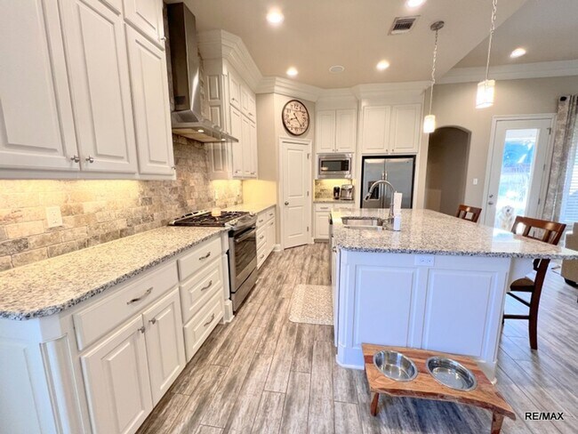 Building Photo - Exquisite Home in Rosedale Place of North ...