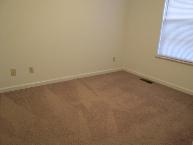 Building Photo - 1725 Kim Watt Dr