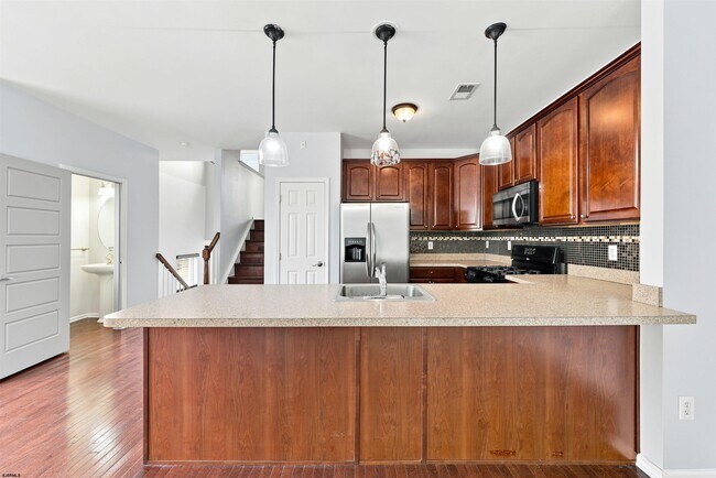 Building Photo - 64 Meadow Cir