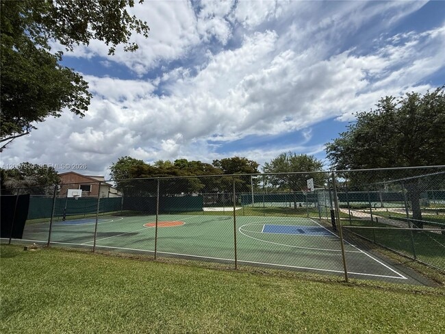 Building Photo - 10661 SW 113th Pl