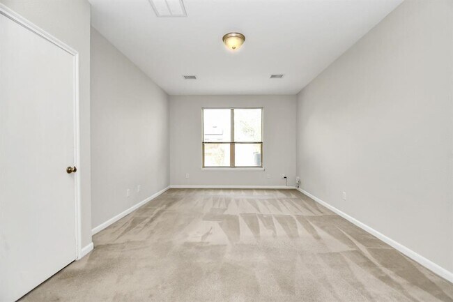 Building Photo - 6903 Oleander Grove Way