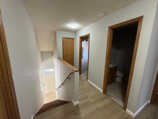 Building Photo - 410 Trent Ct