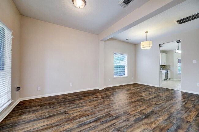 Building Photo - 3719 Wild Oak Dr