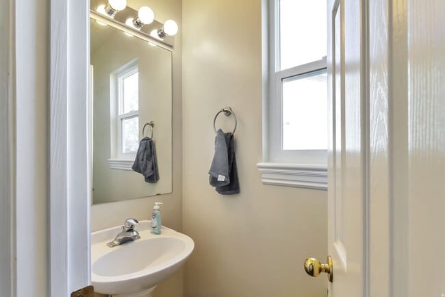 Building Photo - 5789 S 3500 W