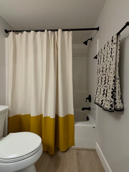 Building Photo - 3815 SE Tenino St