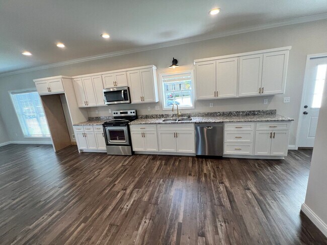 Building Photo - Spectacular newly remodeled home, next to ...