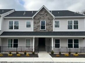 Building Photo - 27 Arlene Ct