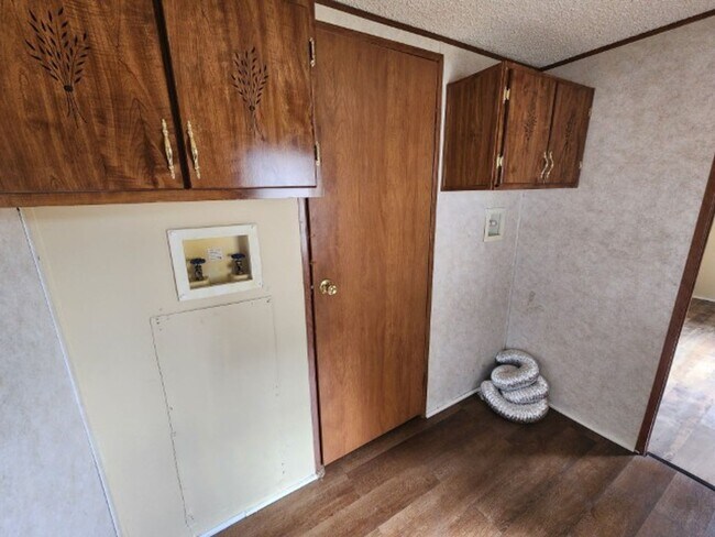 Building Photo - 42 Wilma Ln