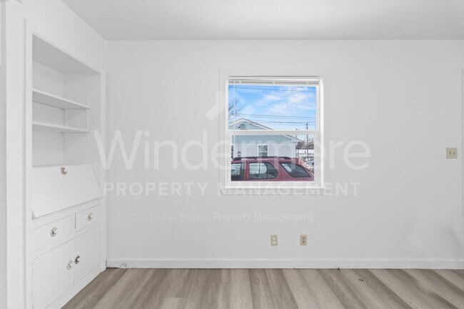 Building Photo - 11321 E Springfield Ave