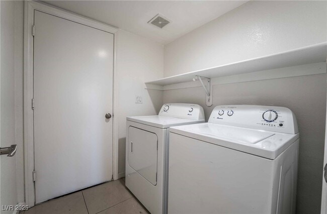 Building Photo - 4407 Matinee Ave