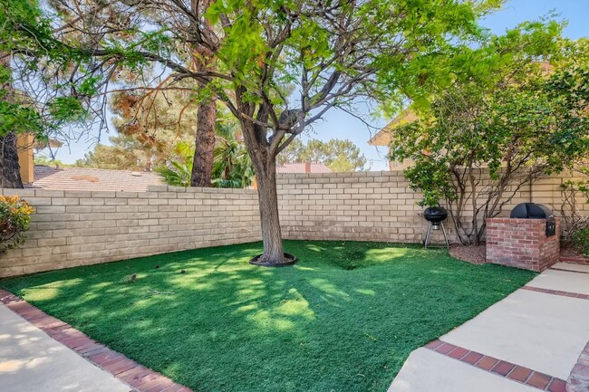 Building Photo - 38 Hummingbird Ln