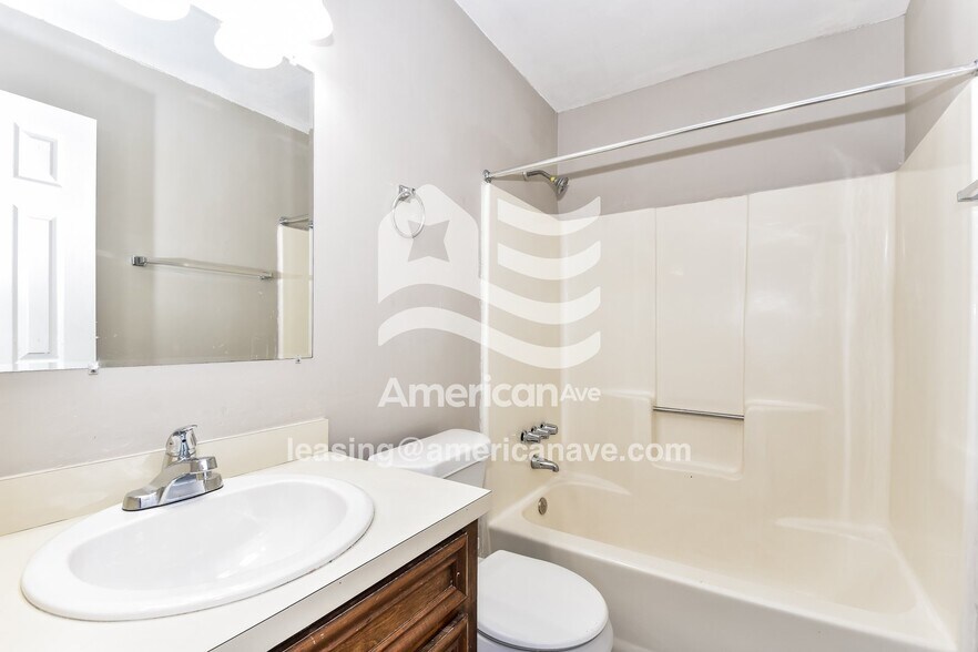 Building Photo - 325 Greensprings Dr