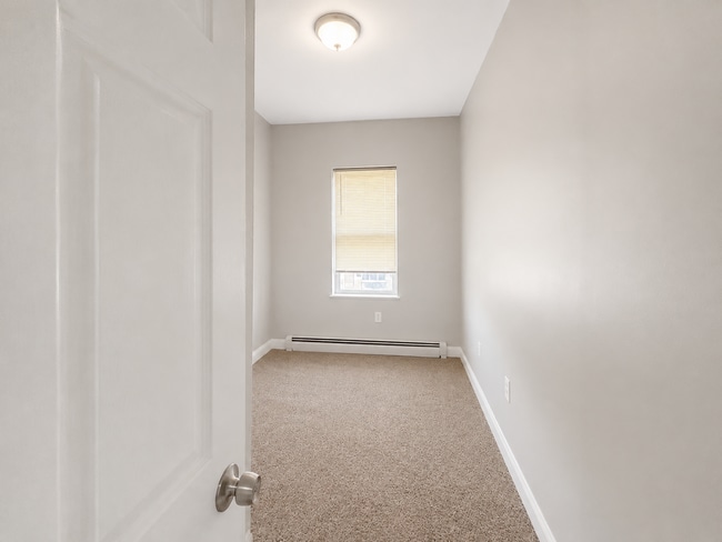 Building Photo - Three-Bedroom Home In Baltimore