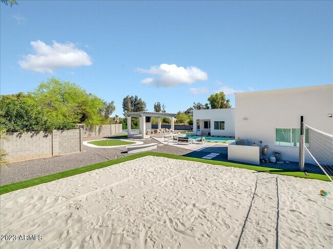 Building Photo - 13613 N 76th St