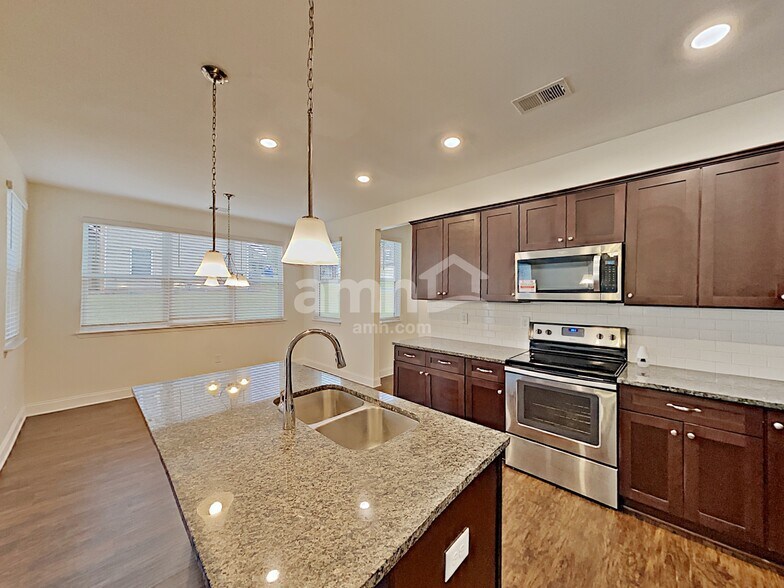 Building Photo - 5825 Winding Lakes Dr