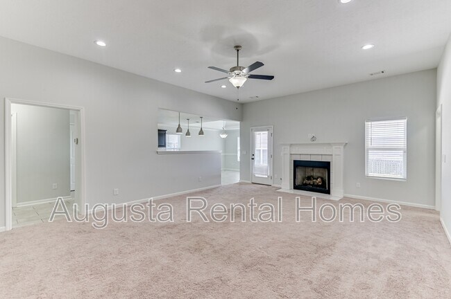 Building Photo - 2562 Inverness Dr