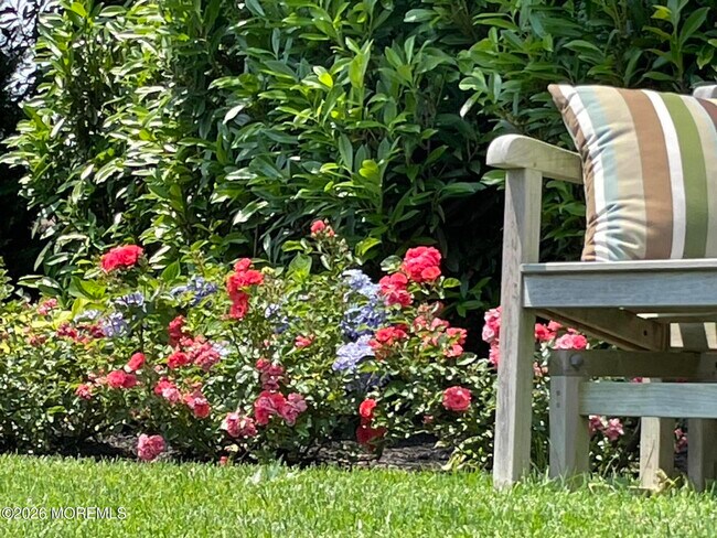 Building Photo - 513 Morris Ave