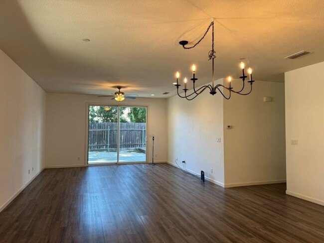 Building Photo - Charming 3-Bedroom, 2-Bath Home in Desirab...