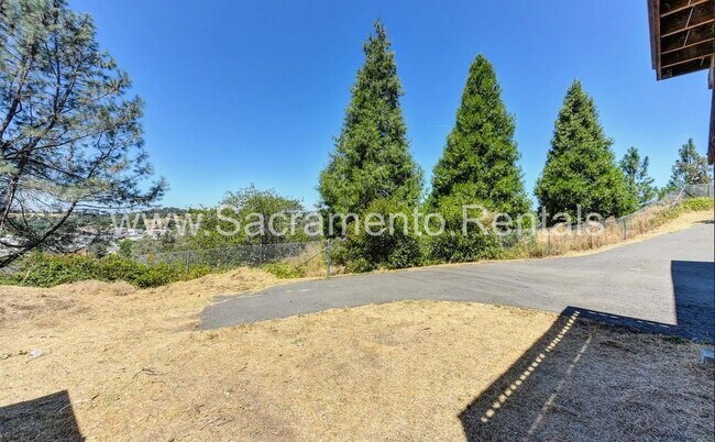 Building Photo - 3 br, 2.5 bath House - 567 Landis Circle