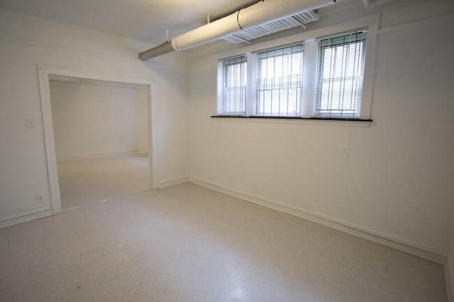 Floorplan - 5034-5046 S. Woodlawn Avenue