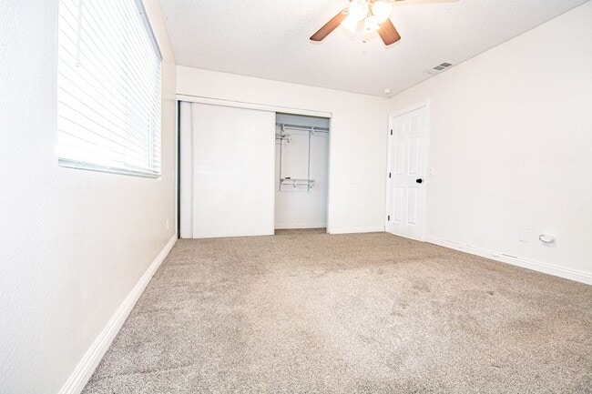 Building Photo - 8644 Frankfort St