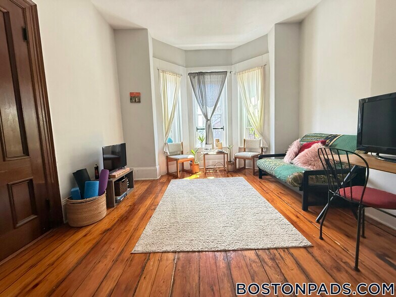 Building Photo - 94 Mt Pleasant Ave