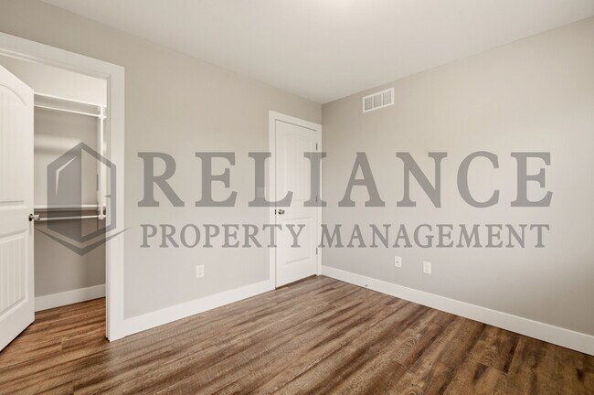 Building Photo - 4647 E 45th St N