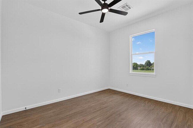 Building Photo - 8754 Patriot Dr