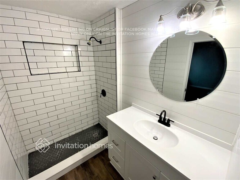 Building Photo - 11279 Chertsey Ln
