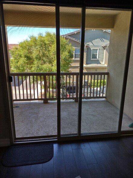 Building Photo - 982 Sweetbriar Ln