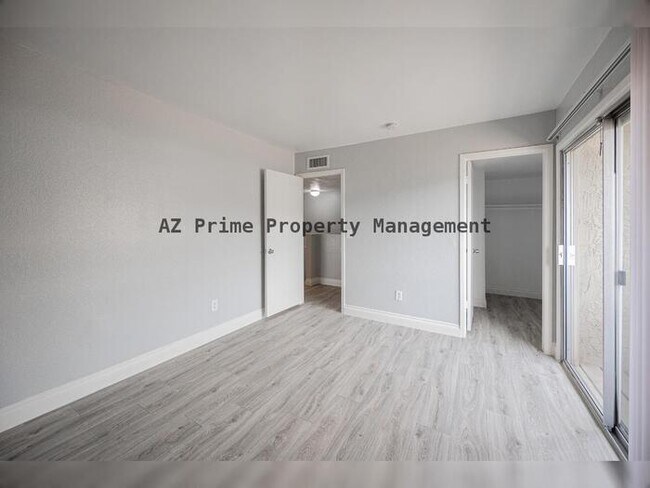 Building Photo - 2674 N 43rd Ave