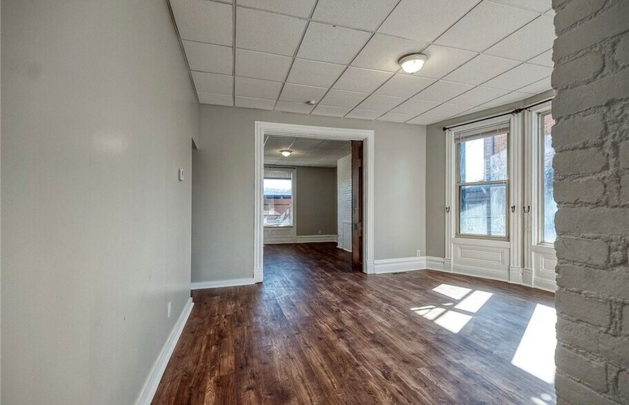 Building Photo - 225 Freeport Rd