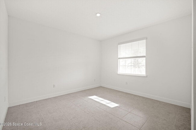 Building Photo - 6185 Moonrise Dr