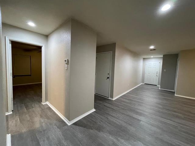 Building Photo - 1512 Queens Brook Ln